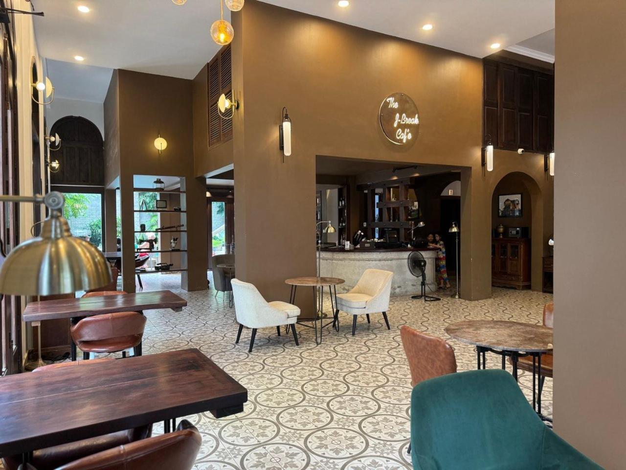 The J Break Boutique Hotel Kampot Kültér fotó