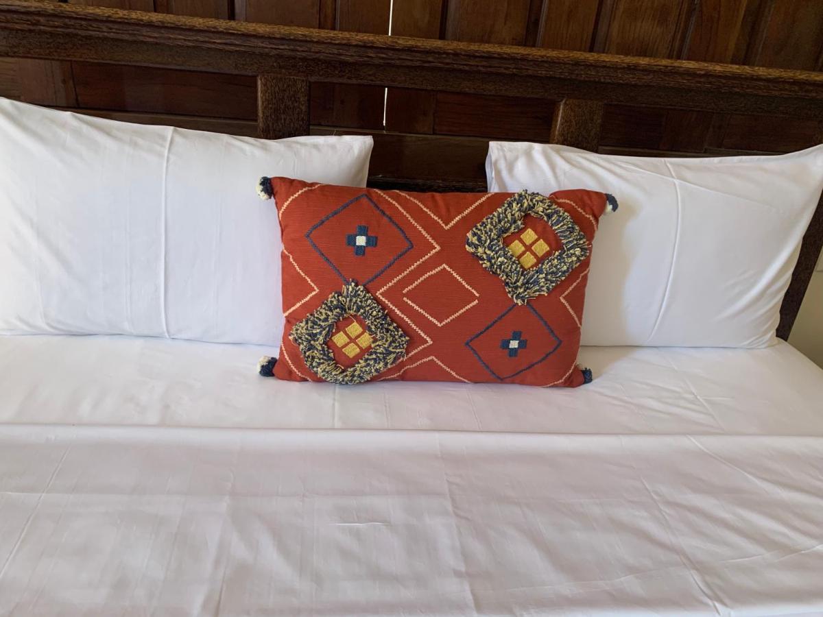The J Break Boutique Hotel Kampot Kültér fotó