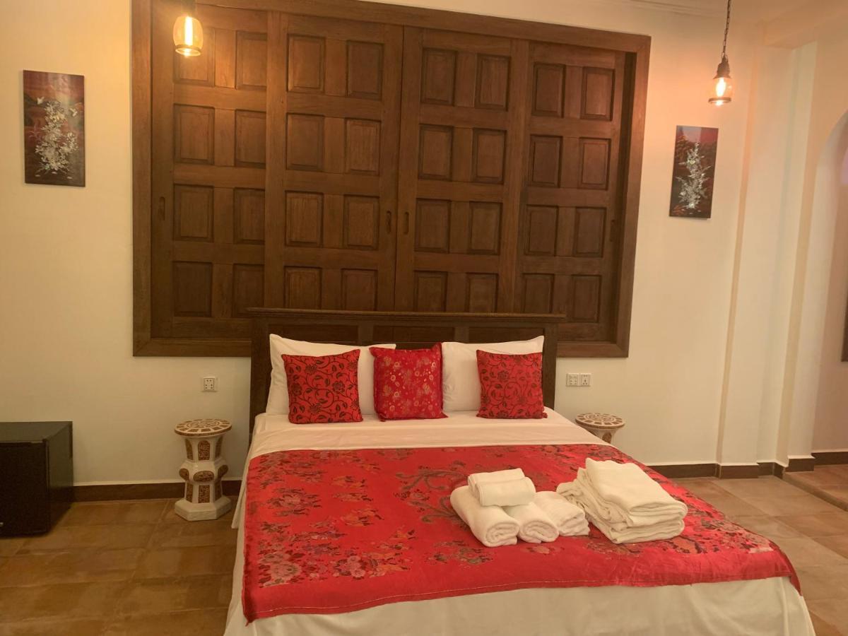 The J Break Boutique Hotel Kampot Kültér fotó