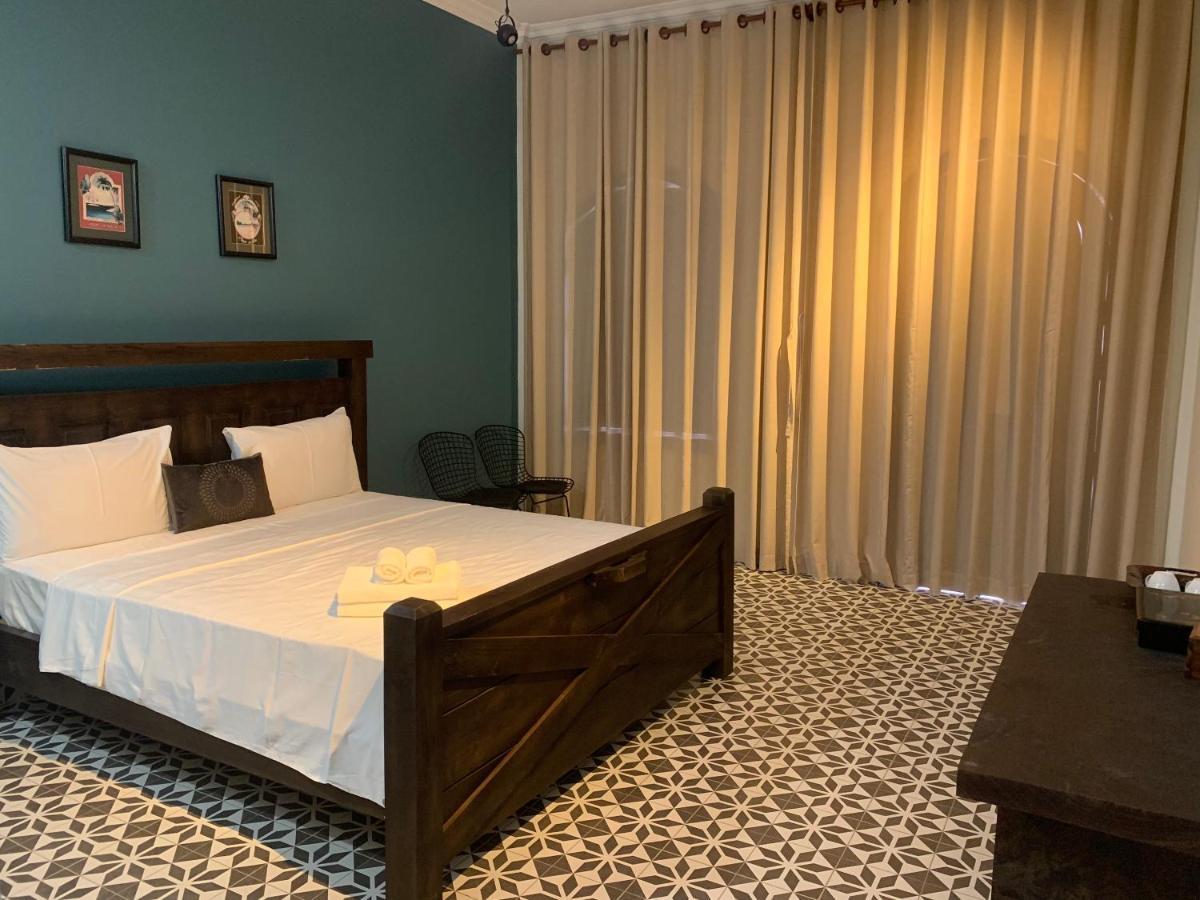 The J Break Boutique Hotel Kampot Kültér fotó